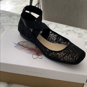 Jessica Simpson black ballet flats